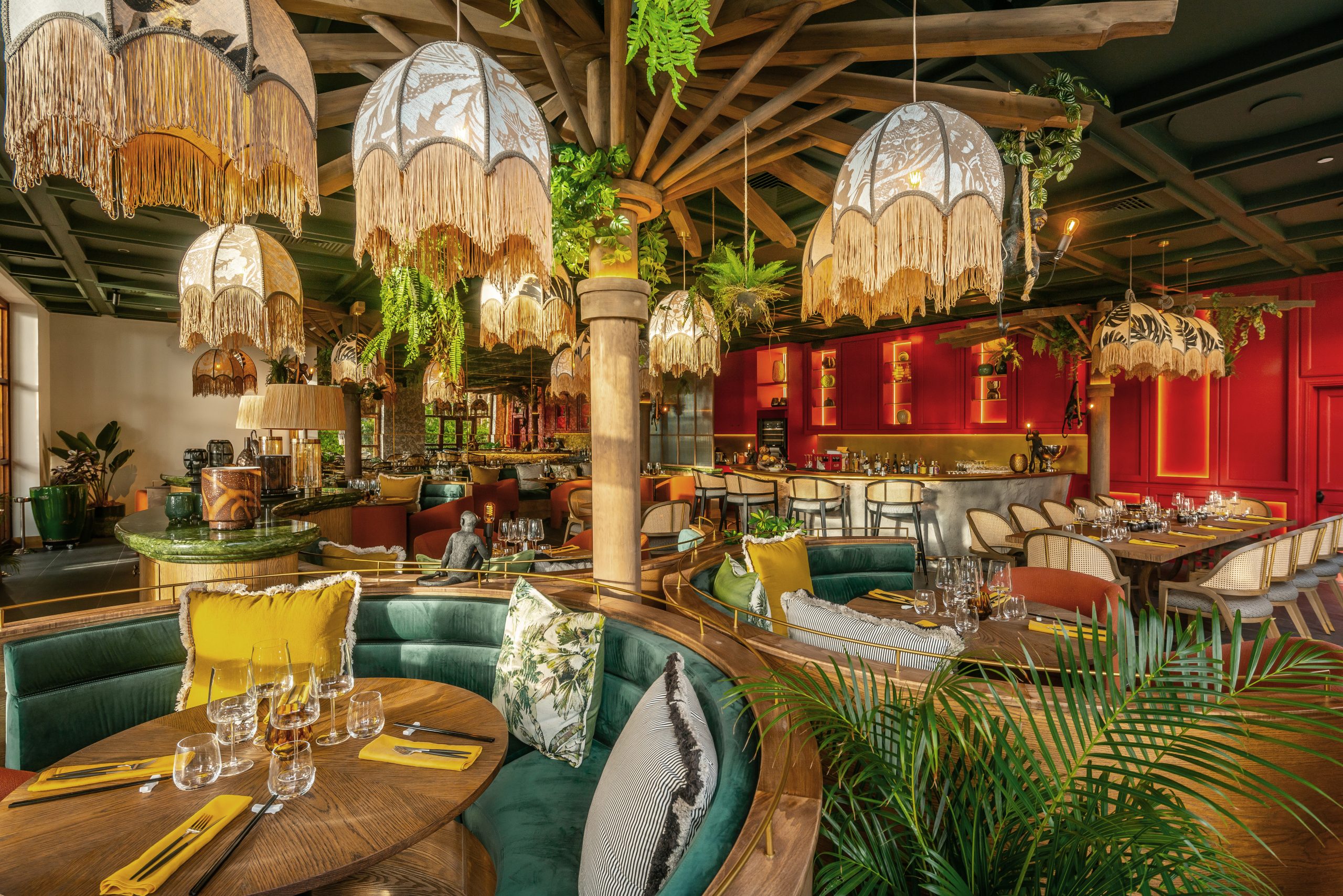 MRUHIHI_Ginger-Thai_Interior-Seating-View