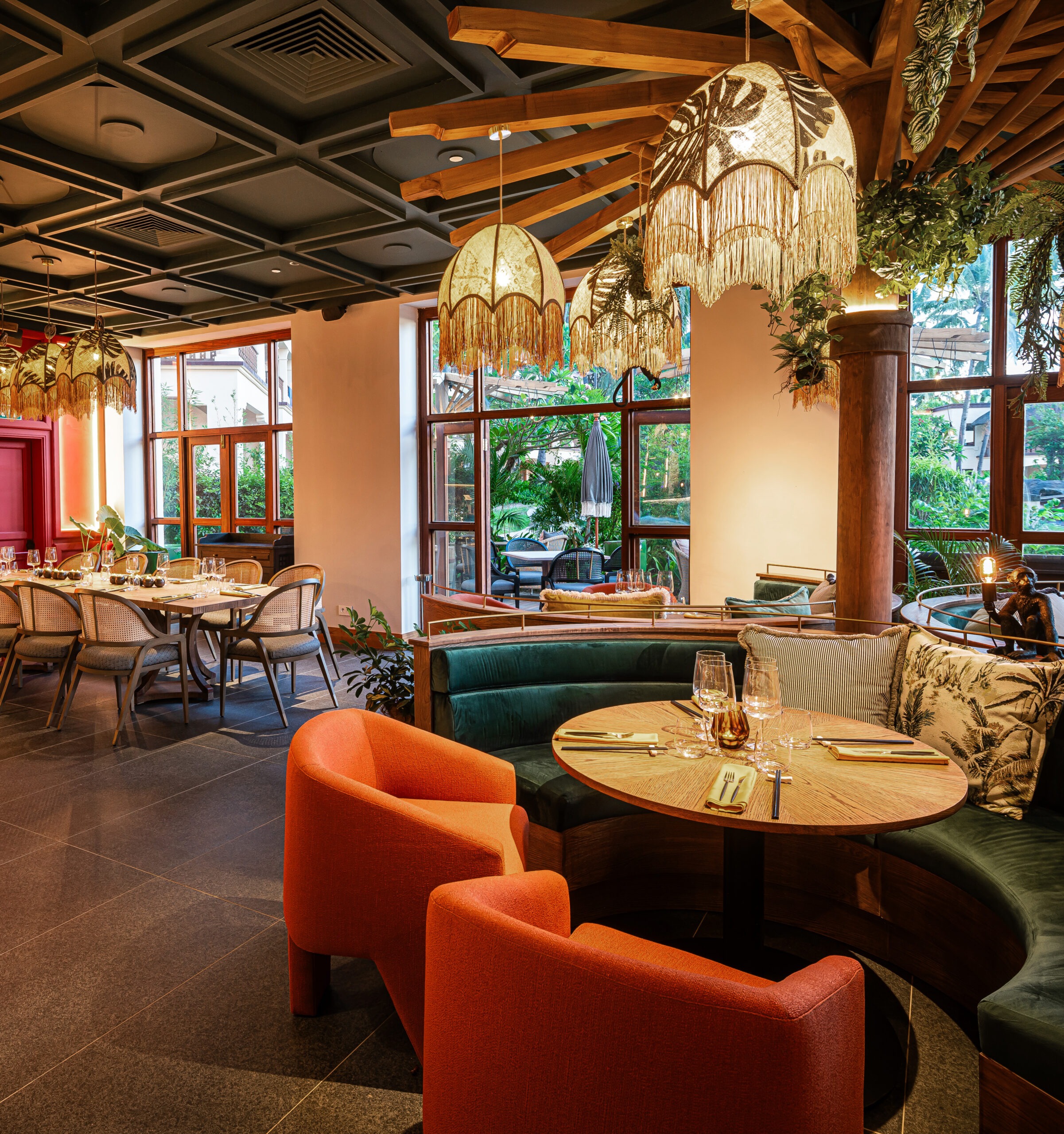 MRUHIHI_Ginger-Thai_Interior_Dusk-2-scaled